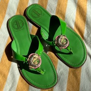 Lilly Pulitzer Green Thong Sandals with Gold Ornement
